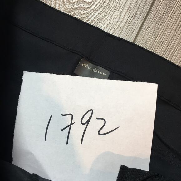 NWT Eddie Bauer Convertible Pants Women's Black Pants Size 12 - Picture 8 of 8